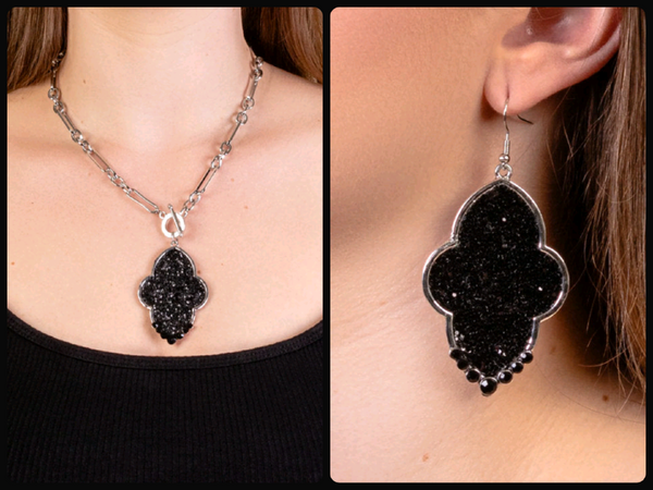 Glitter Pendant Necklace with Bonus Earrings (2 Colors Available)