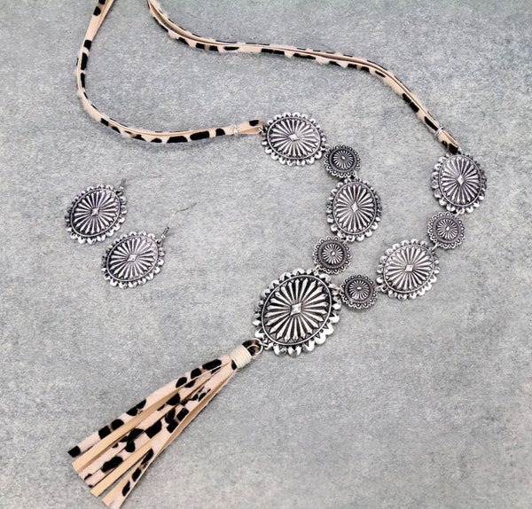 Western Concho Suede Necklace Set (Leopard)